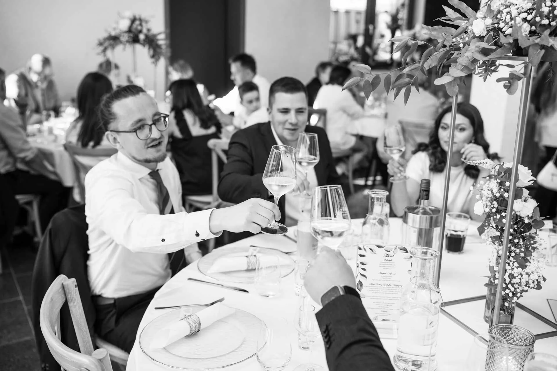 Hochzeit-THE-ORIENTAL-freie-Trauung-Hochzeitsfotograf-Gleichgeschlechtliche-Ehe-Hochzeit-Wuerzburg-Bamberg-Nuernberg-Erlangen-Fuerth-Koeln-Berlin-Florian-Knusper_584